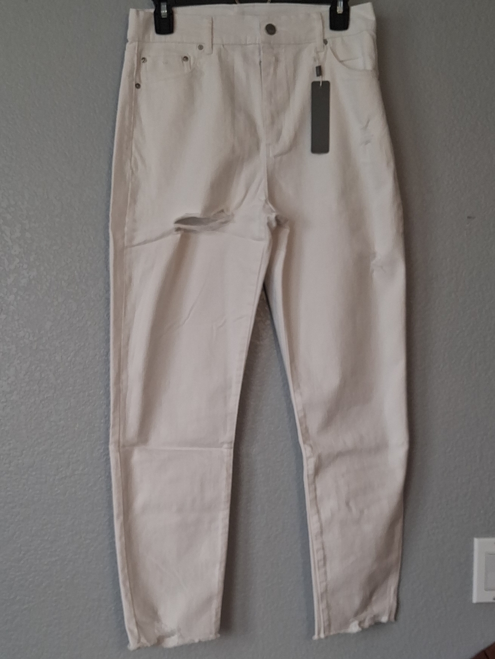 Tractr White Women's High Rise Jeans with Gray Brand Hang Tag